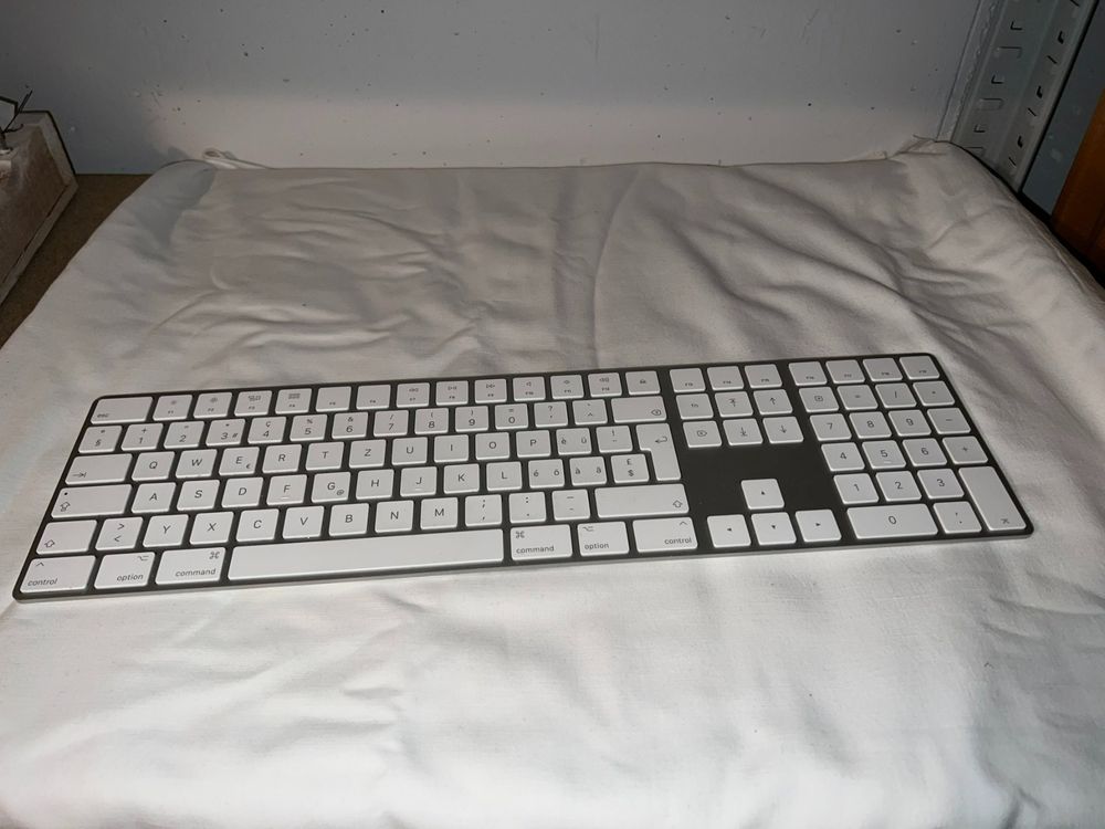 Apfel Tastatur Magic, CH + Logi MX3 für Mac mit Garantie | Kaufen auf ...