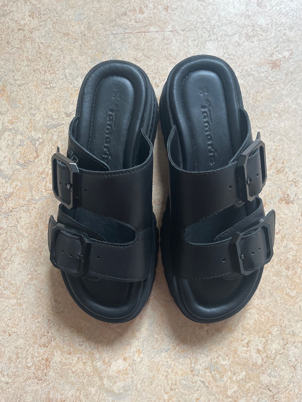 Tamaris Scarpe da donna: Plateausandalen schwarz, neuwertig – Nuovo (secondo la descrizione) da Zürich venduto da jalexandra6 1