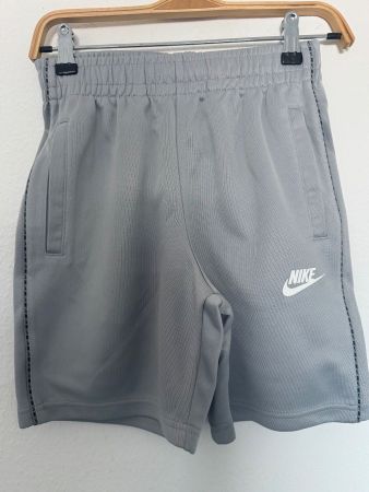 Short Nike gris taille M