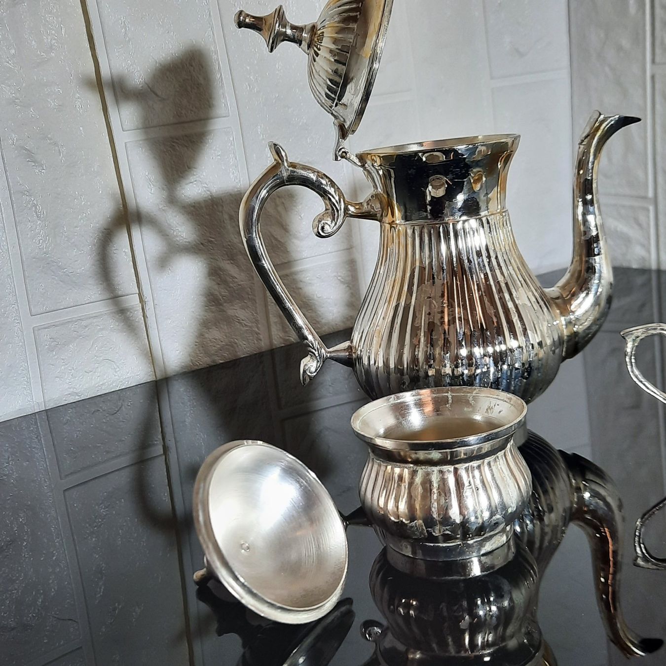 Teekannen: Klassischer versilbeter Teekrug mit Zubehör – Gebraucht aus Unterägeri von Altgoldschmuck 1
