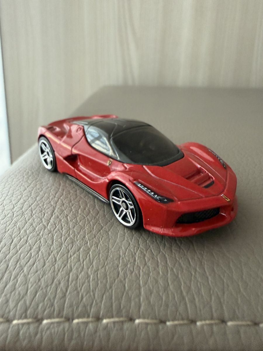Hot Wheels Modellini d'auto: Modellino auto Ferrari LaFerrari rosso 2013 – Nuovo (secondo la descrizione) da Viganello venduto da mat_bds6