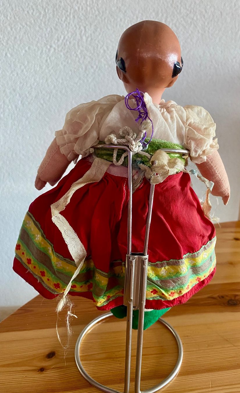 Poupées: Poupée de collection – D'occasion à Ovronnaz par mikado1234 1