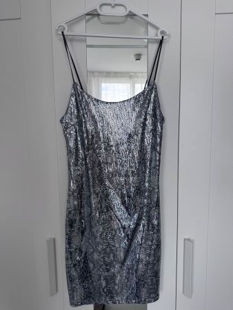 Glänzendes Kleid in Größe XS