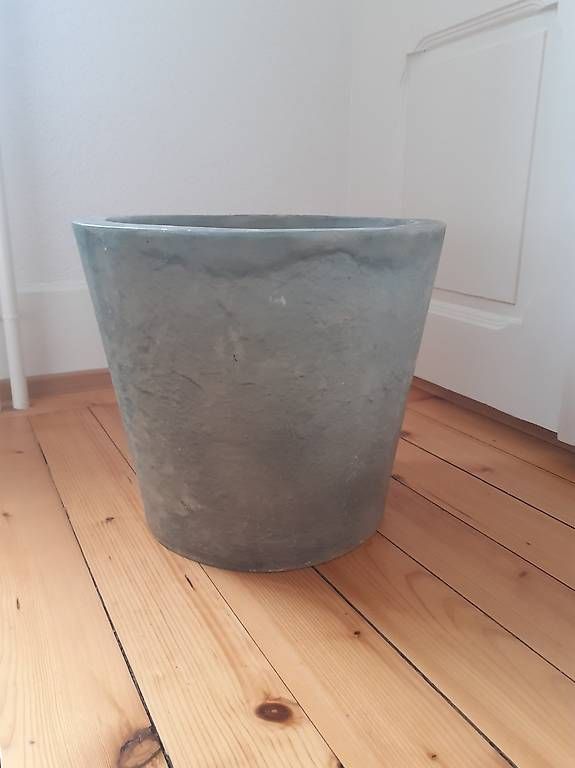 Vasi per fiori: Cache-pot en résine – Usato da Lausanne venduto da nma_b7dk 1
