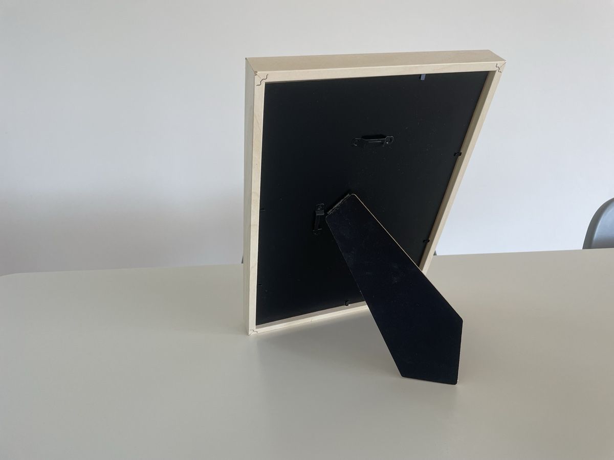 Cornici: Ikea Bilderrahmen 23x32cm, aufhängen oder aufstellen – Usato da Thalwil venduto da Andieg 1