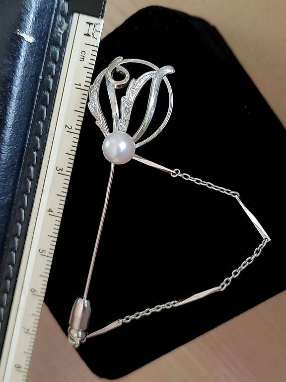 Broschen & Nadeln: Wunderschöne Brosche mit echter Akoya Perle aus Japan – Neu und originalverpackt aus Ebnat-Kappel von Jonezy 2