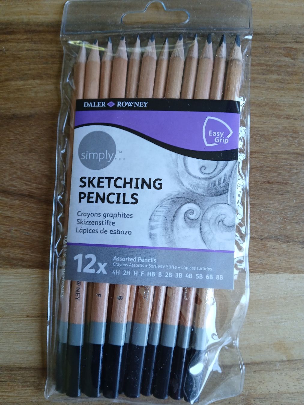 Matite, matite colorate & gessi: Daler Rowney Simply Sketching Pencils 12 Assorted – Nuovo e nell'imballaggio originale da Dübendorf venduto da LoRi-2026