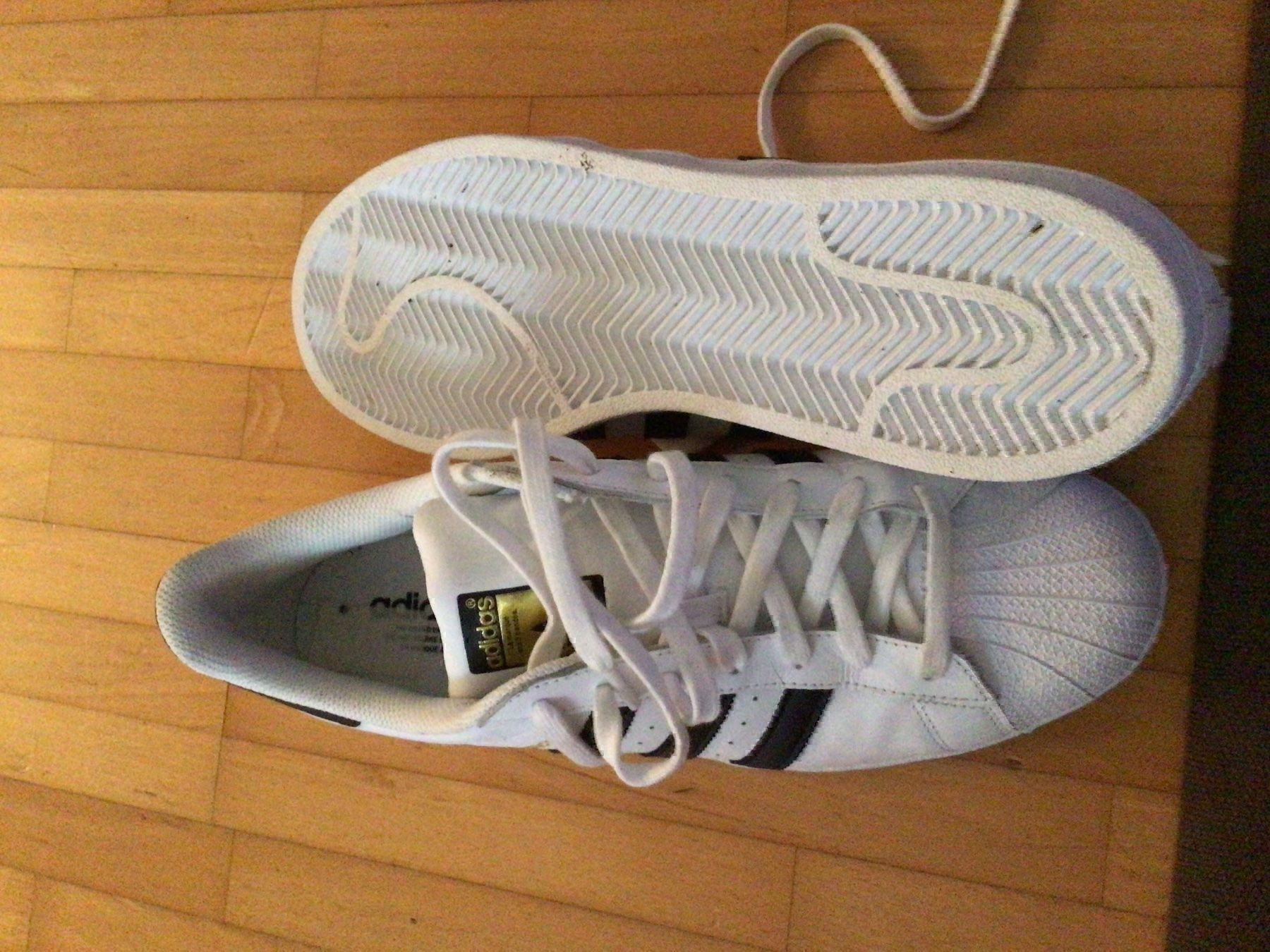 Adidas Herrenschuhe: Adidas Schuh Sportschuh – Gebraucht aus Riedikon von Winter21. 3