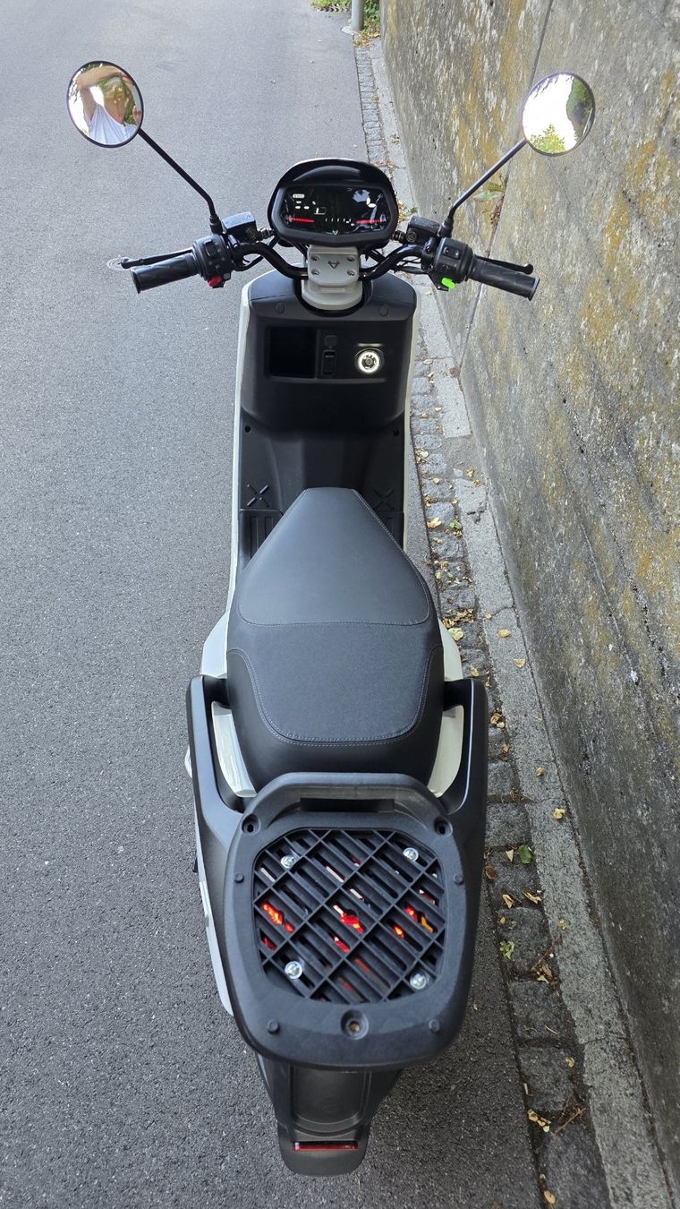 Strada: NIU NQI Sport , Roller Elektro – Nuovo e nell'imballaggio originale da Wil SG venduto da linox 8