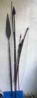 Arc, flèches, 4 lances africaines antiques. Congo? Afrika.