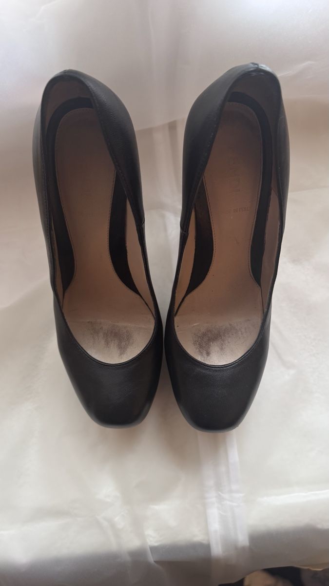 Fendi Scarpe da donna: Fendi Black Leather Heels, Size 37 – Usato da Oberengstringen venduto da elen_75 3