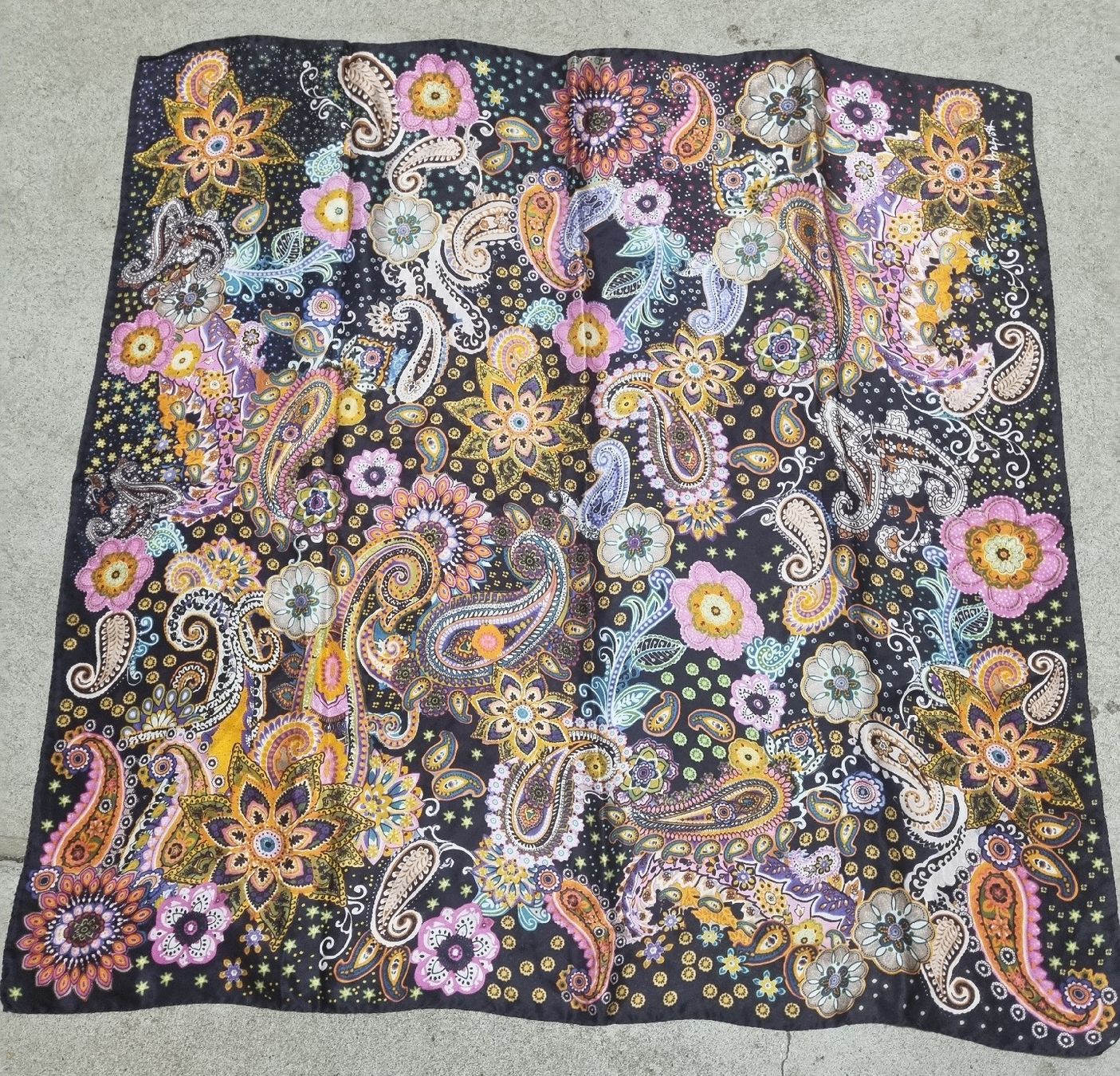 Foulard & Sciarpe: Foulard seide signed – Usato da Ostermundigen venduto da vintage60 2