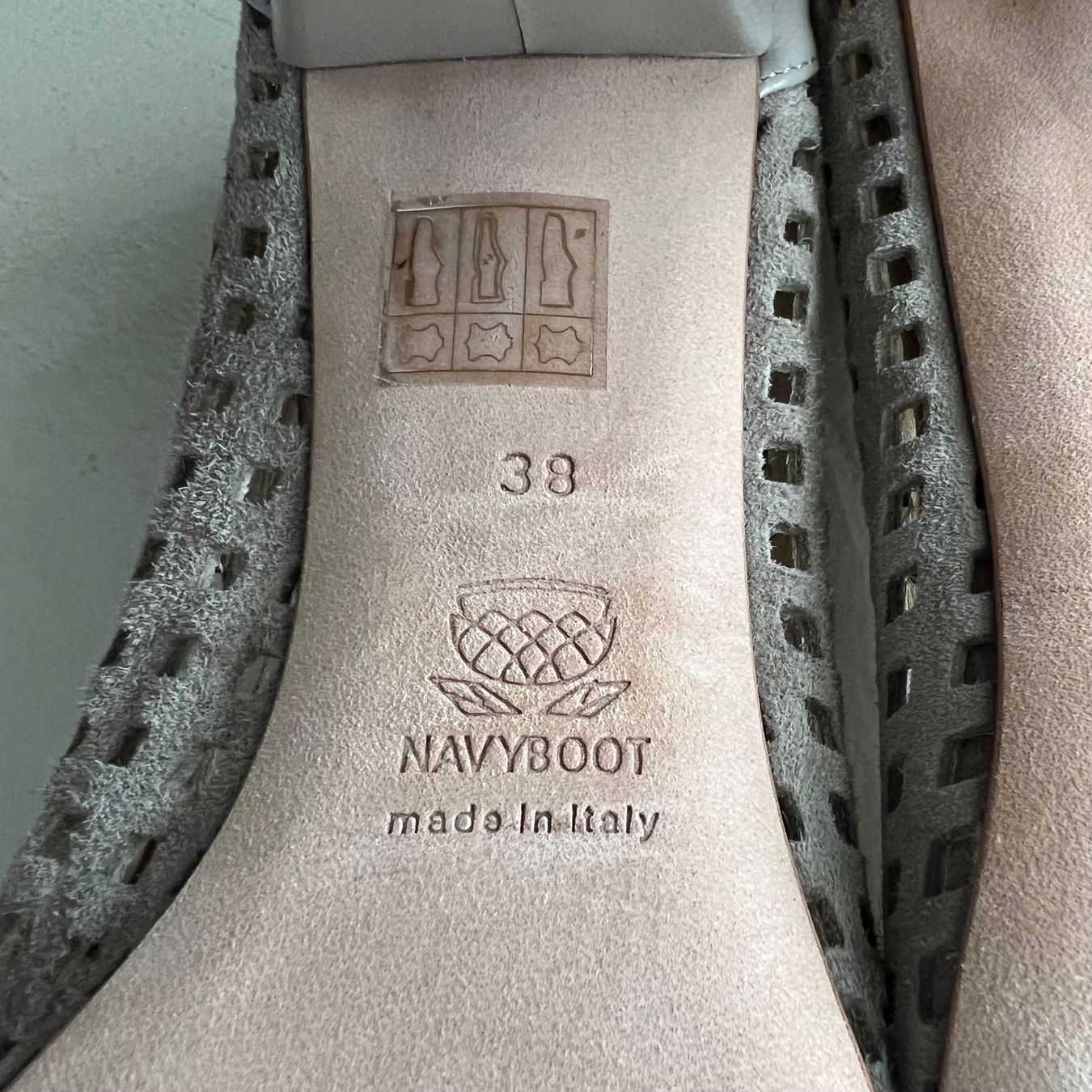 Navyboot Scarpe da donna: NAVYBOOT Veloursleder Pumps ❣️ – Usato da Zürich venduto da ClosetQueen 7