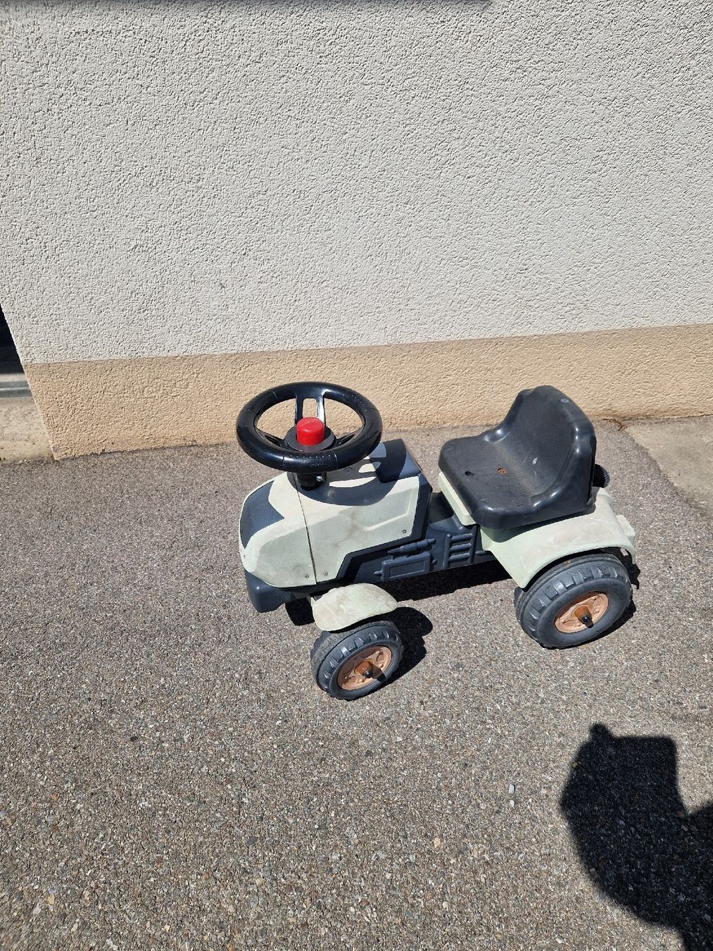 Fahrzeuge für Kinder: Tretauto Kinder Traktor mit Lenkrad und Sitz – Gebraucht aus Mörigen von Clio111