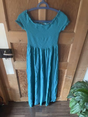 Türkises Kleid