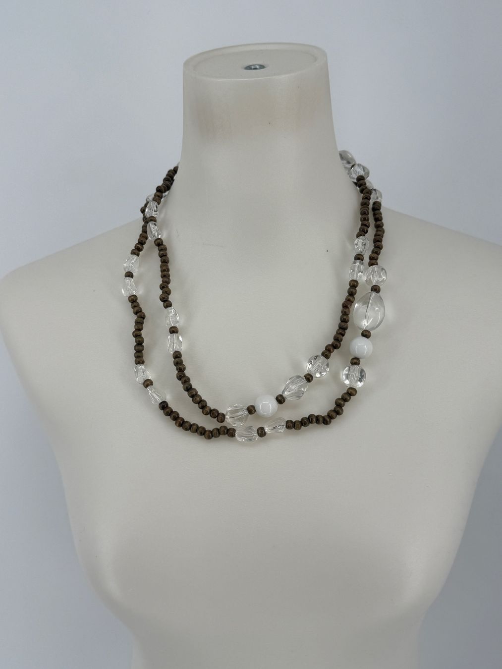 Ketten: Halskette, braun/weiss, Modeschmuck – Gebraucht aus Auenstein von moin.