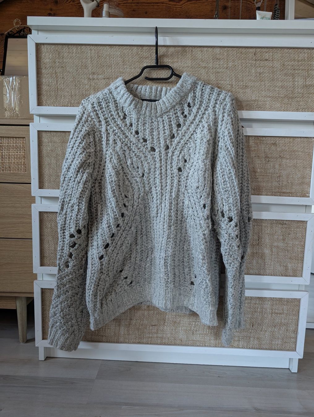 Maglioni & Felpe: Vero Moda Strickpullover Grau Gr. S – Usato da Ringgenberg BE venduto da Vinyl.Love