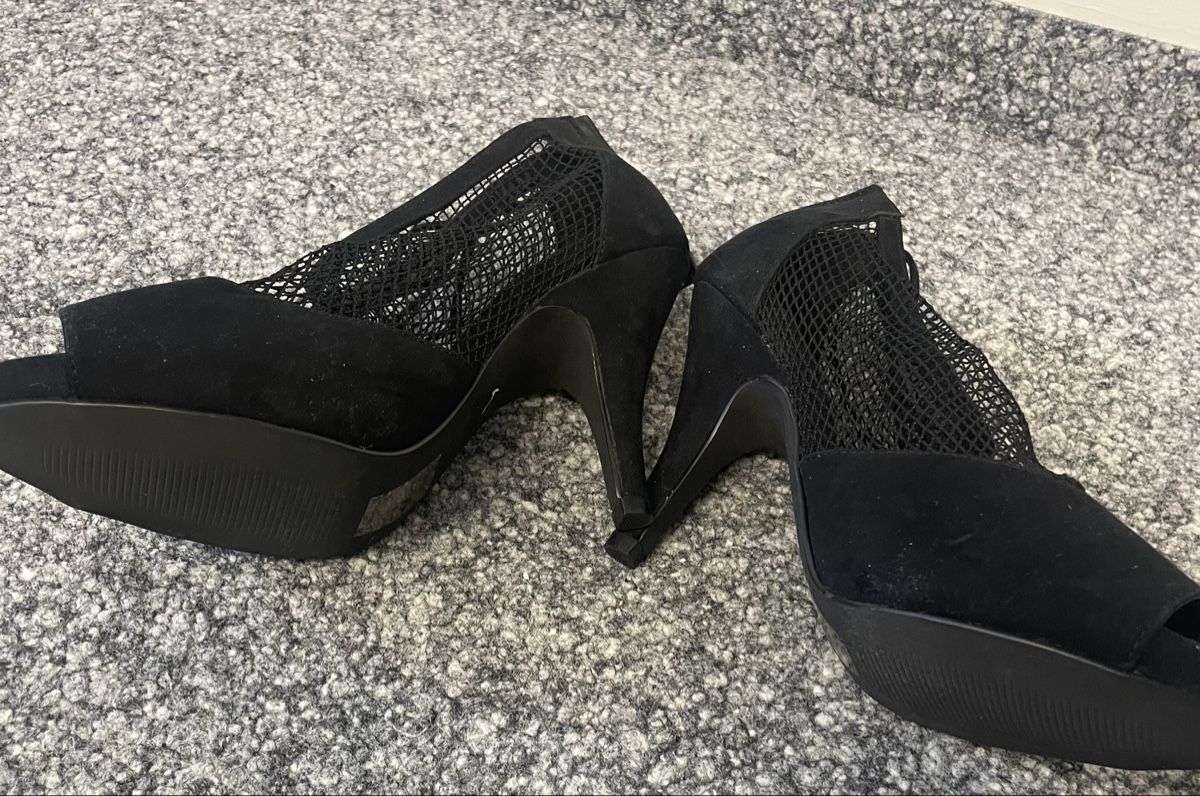 Scarpe da donna: Pumps mit Netzstoff Marke CUBE schwarz Grösse 40 neu – Nuovo (secondo la descrizione) da Au ZH venduto da Jaggy4 5