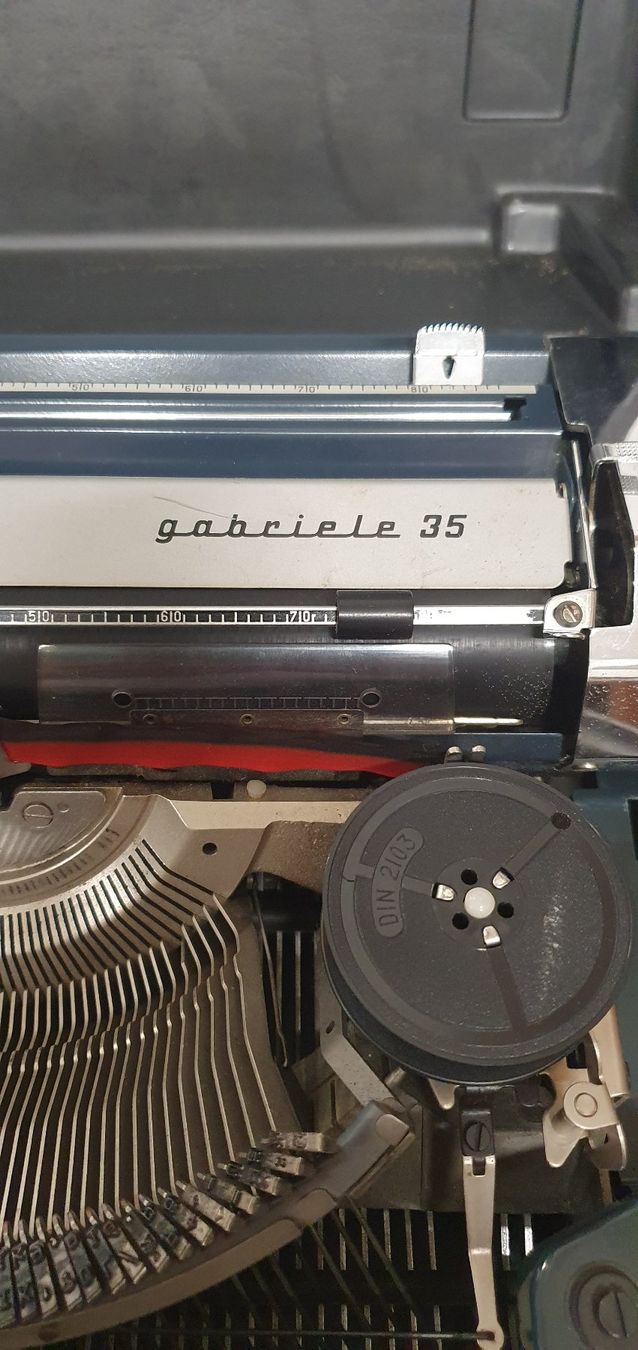 Macchine da scrivere: alte Schreibmaschine – Usato da Dietlikon venduto da lemoncitrin 1