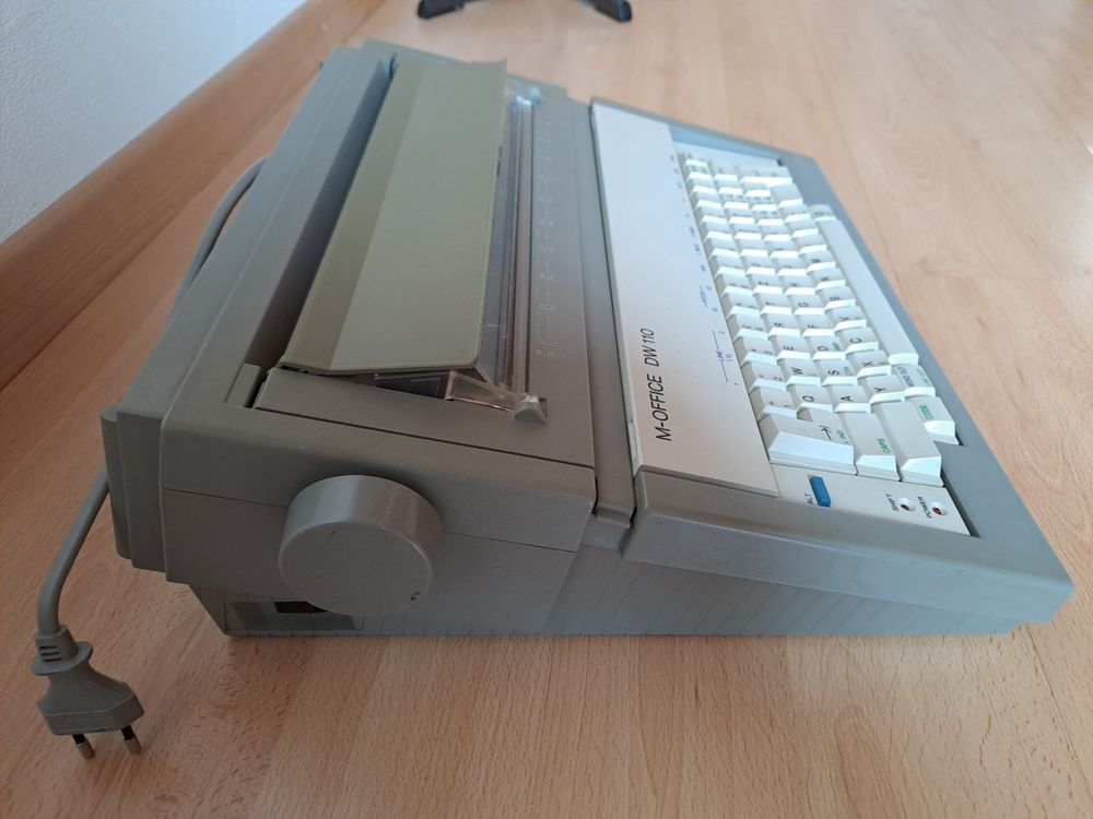 Macchine da scrivere: M-Office DW 110 Schreibmaschine - elektrisch - leicht – Usato da Andwil TG venduto da Natur5 4