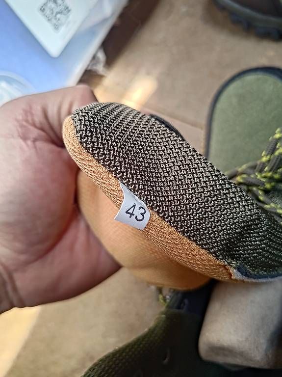 Scarpe da uomo: Wandern Schuhen 43 – Usato da Zürich venduto da jeanremi.mai 1