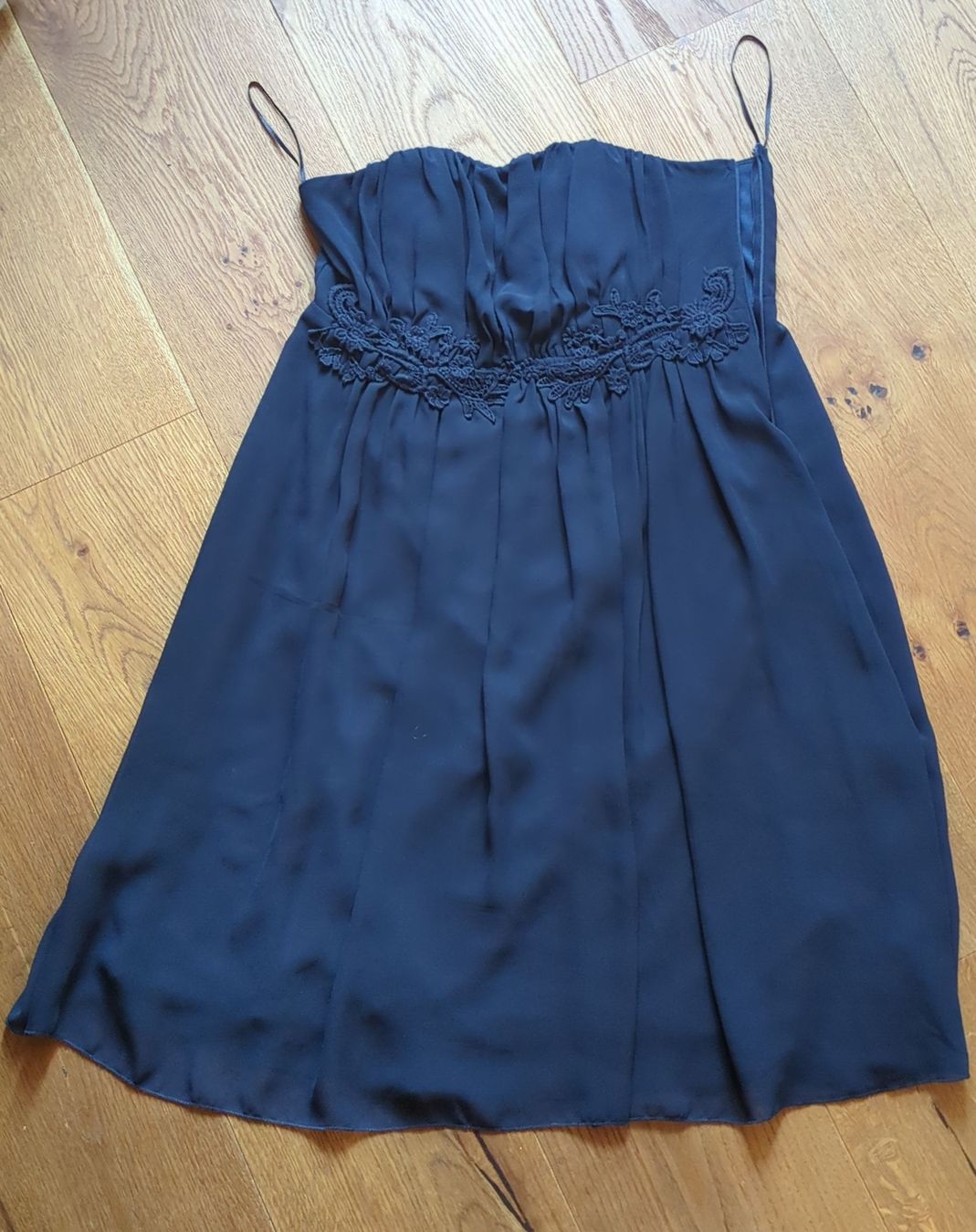 Vila Kleider: Kleid dunkelblau Grösse M – Gebraucht aus Wald ZH von cha_9z6l