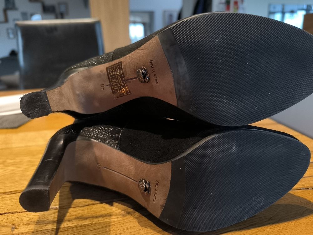Elegante schwarze Wildleder Stiefel Gr. 40 4
