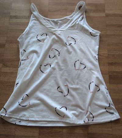 Sommerliches Top mit Herzenmuster, Grösse L, neu