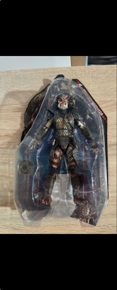 Neca Statuette: NECA City Hunter Predator Actionfigur. – Usato da Emmenbrücke venduto da dza_dn5r