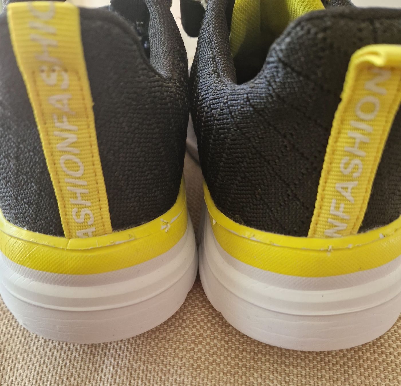 Scarpe da uomo: Komfortable Sneakers Gr. 37 – Usato da Appenzell venduto da Top_Top 3