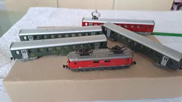 Lima 4 Personenwagen/ 1 SBB E Lok Re 4/4 Spur N/36