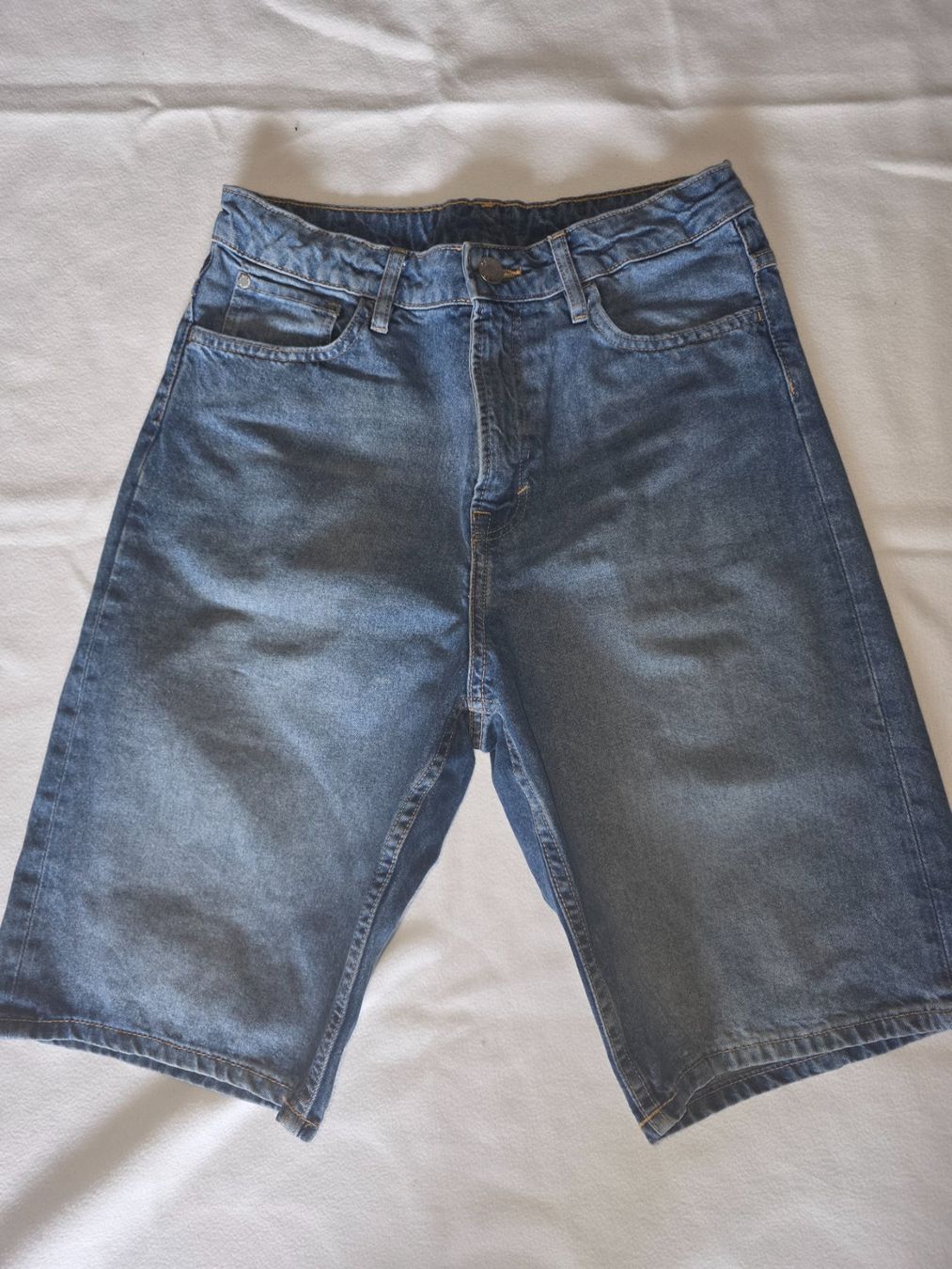 H&M Pantaloni: H&M Jeans Shorts Gr 164 – Usato da Effretikon venduto da gonzzi