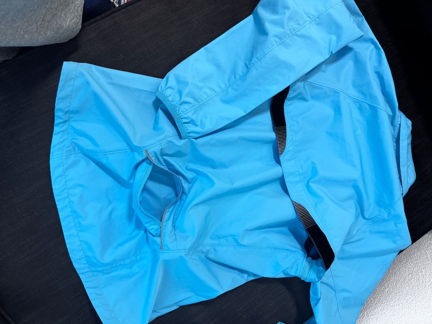 Nike Vestes: Nike Laufjacke blau – D'occasion à Baar par Anpf 1