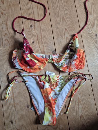 Bikini O'Neill Grösse 36 mit Blumenmuster