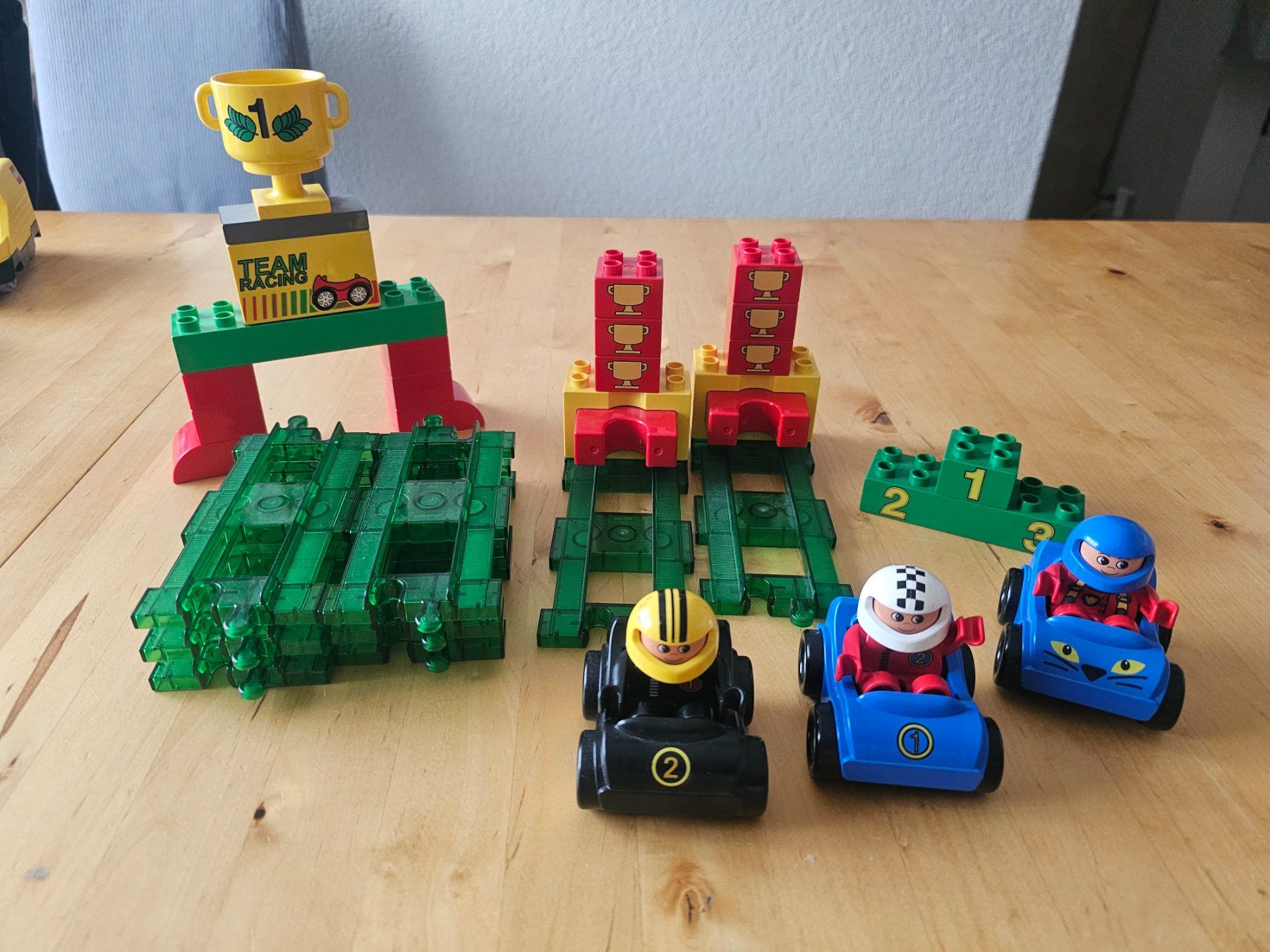 Lego Jouets: Lego Duplo "Team Racing" – D'occasion à Boll par mcsaendy