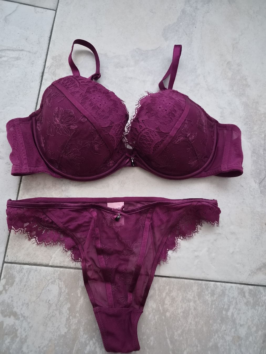 Hunkemöller Sonstige Unterwäsche: Dessous-Set Hunkemöller Lila: BH 85B / String S – Gebraucht aus Niederrohrdorf von Miripfiri 4