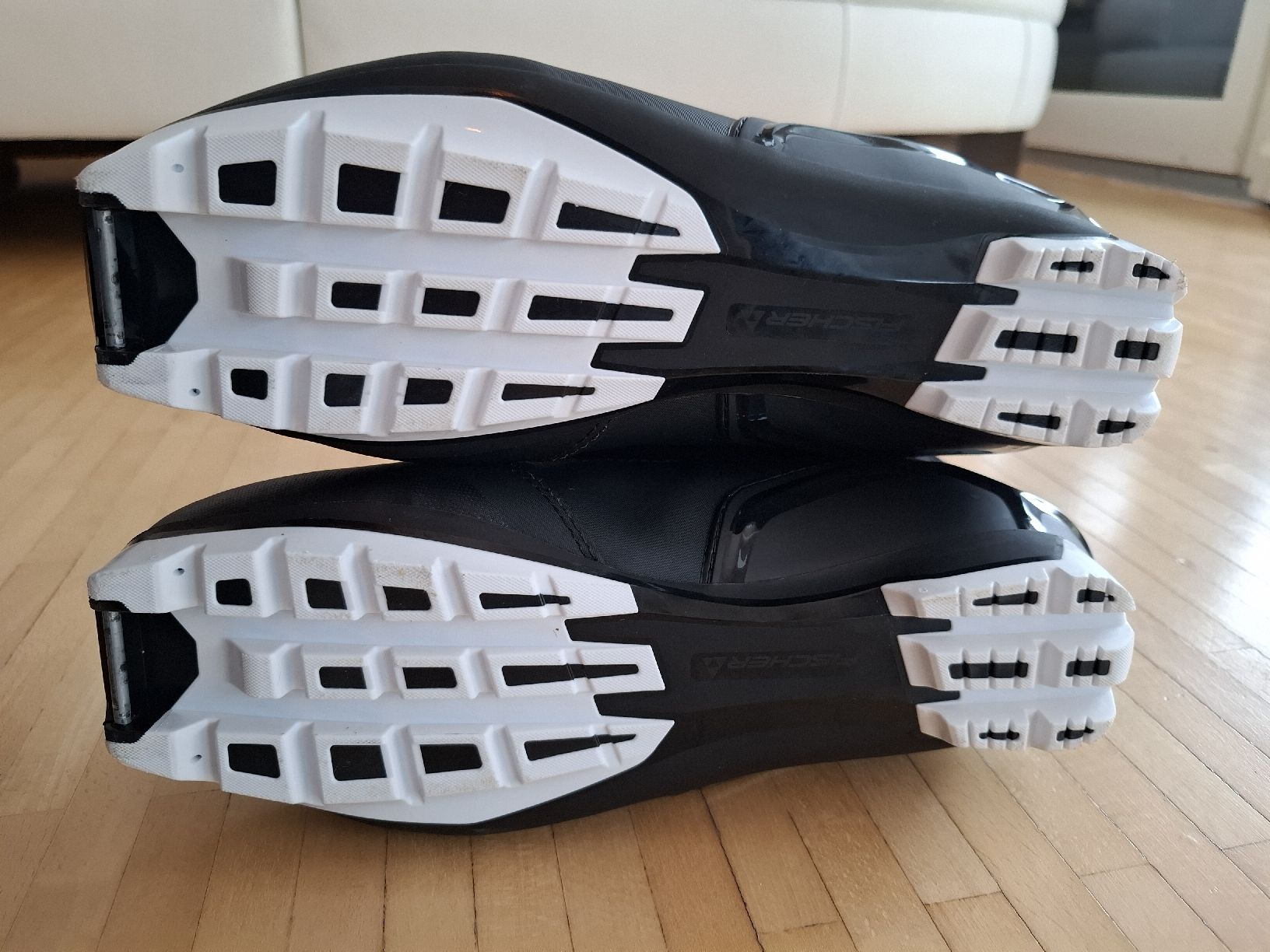 Fischer Scarpe da uomo: Fischer Langlaufschuhe Gr. 42 neu! – Nuovo (secondo la descrizione) da Männedorf venduto da Einhornmama 2
