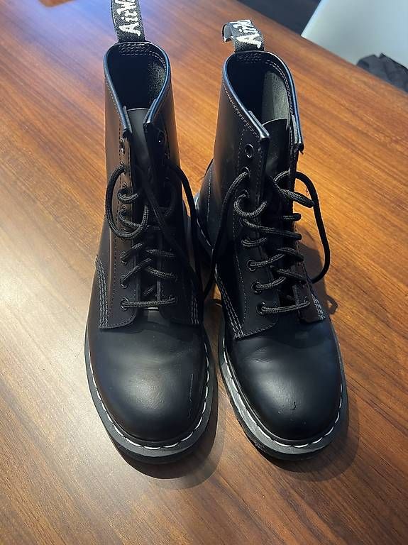 Herrenschuhe: Dr. Martens – Neu und originalverpackt aus Neftenbach von bebbels69