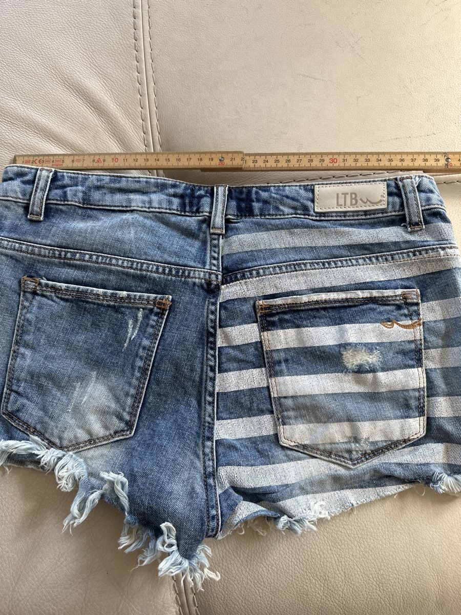 Jeans: Short s – Usato da Muraz (Collombey) venduto da jaoo21 1