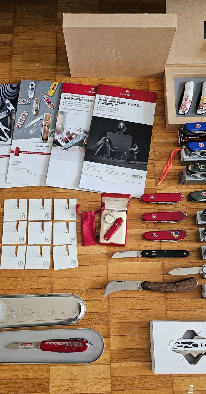 Victorinox Coltelli tascabile: Victorinox Sackmesser Sammlung – Nuovo e nell'imballaggio originale da Volketswil venduto da Rego66 6