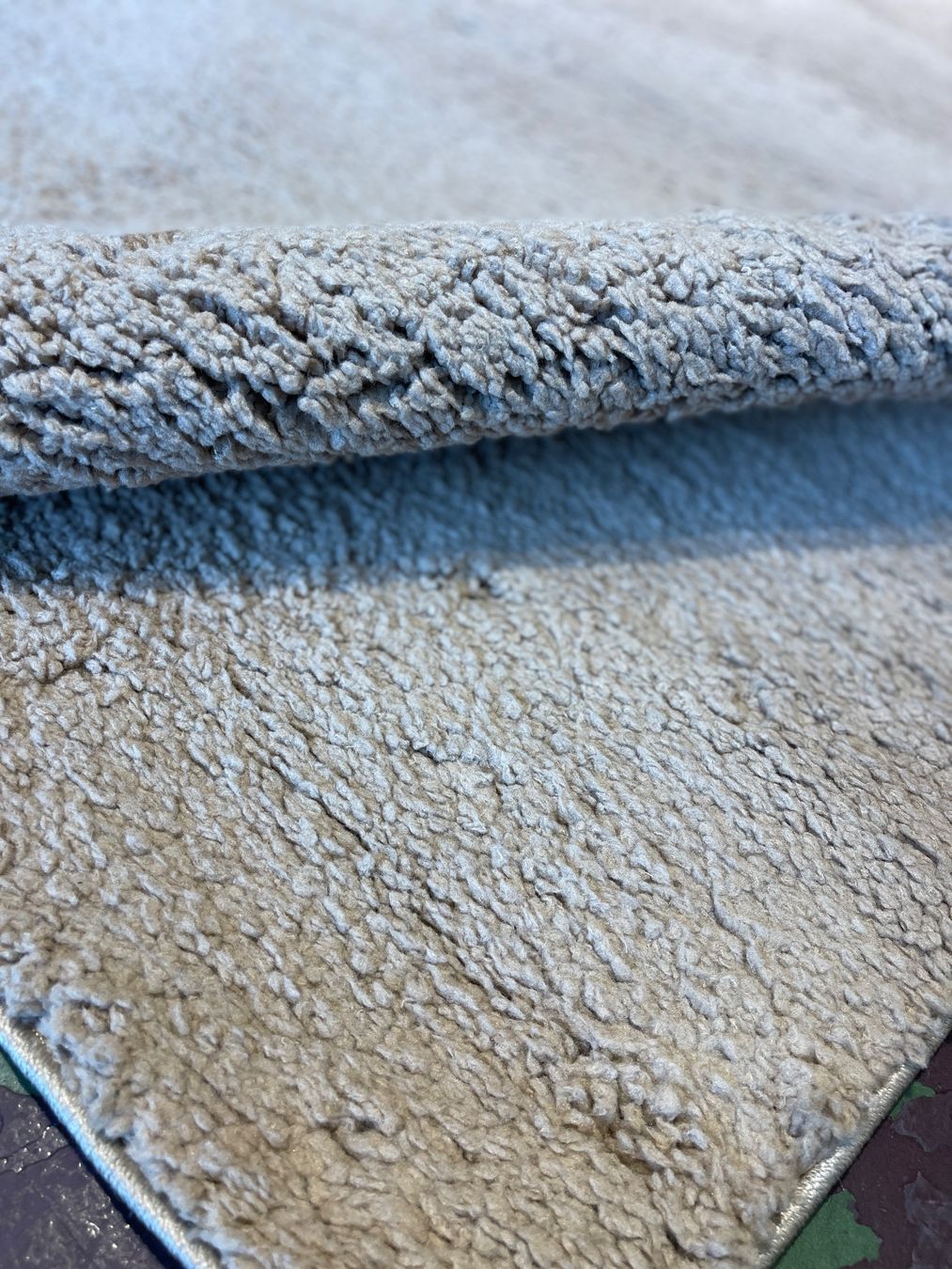 Teppiche: TEPPICH – Neu (gemäss Beschreibung) aus Zürich von NE-0 2