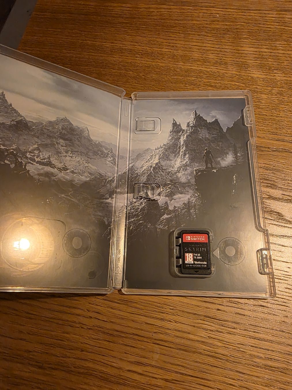 Nintendo Spiele: The Elder Scrolls V Skyrim Nintendo Switch Spiel gebraucht – Gebraucht aus Tägerwilen von JMAXD 1