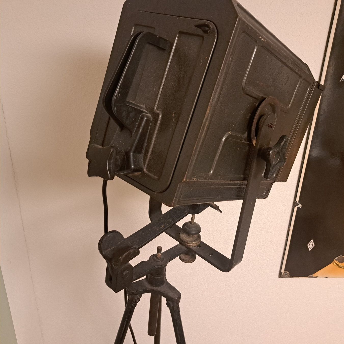 Lampade: Alter Scheinwerfer Theaterscheinwerfer Loft Industrie Lampe – Usato da Belp venduto da deal-now 5