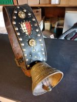 Treibglocke Messing mit Lederriemen Wappen guter Zustand