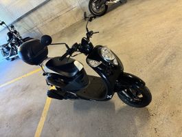 Scooter SYM Mio 100 noir pneus neufs