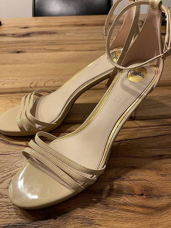 Chaussures femmes: Buffalo High Heels – D'occasion à Emmen par Lare1505 1
