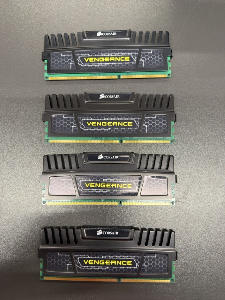 Corsair PC: 16GB RAM DDR 3 4x4GB – Usato da Amriswil venduto da Trendymarkt