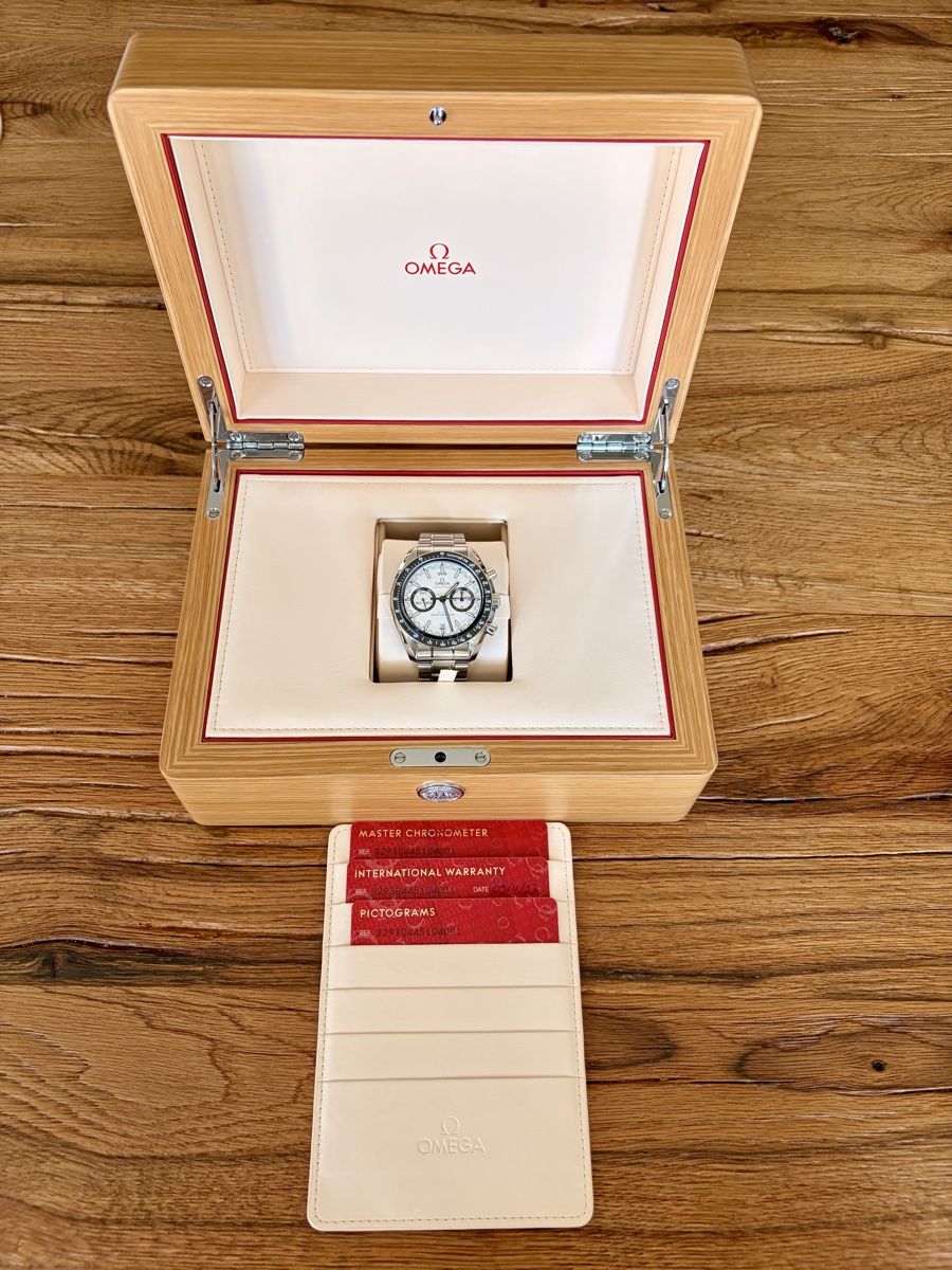 Omega Orologi: Omega Speedmaster Master Chronometer Uhr mit Box und Papiere – Nuovo (secondo la descrizione) da Rheinau venduto da mar_qtz8 2