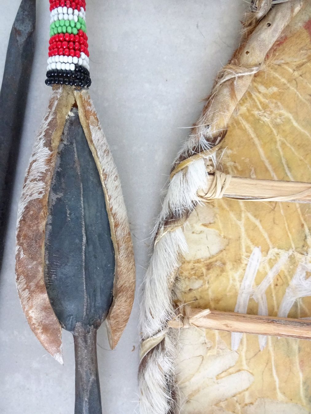 Altre raccolte & rarità: Samburu Massai: Speer und Schild, Kenya – Usato da St.Gallen venduto da Paddington11 8