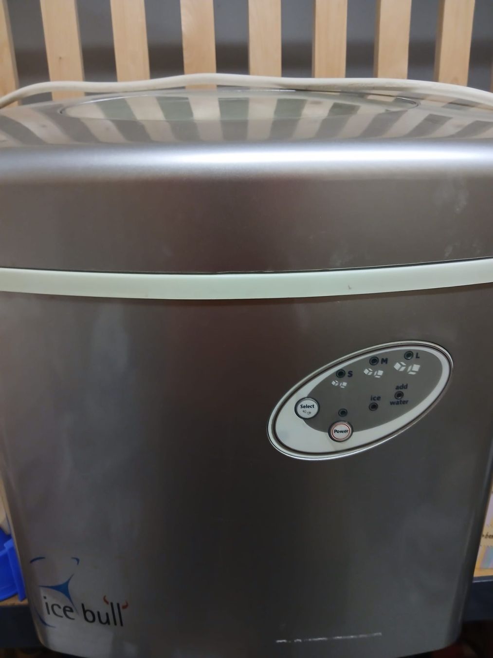 Appareils de cuisine: Eiswürfelmaschine – D'occasion à Zofingen par nit_m5sk